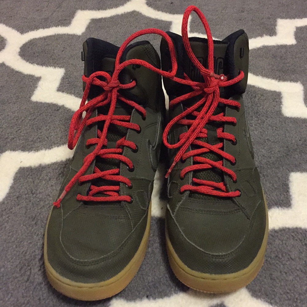 Nike Hightops - Picture 2 of 5